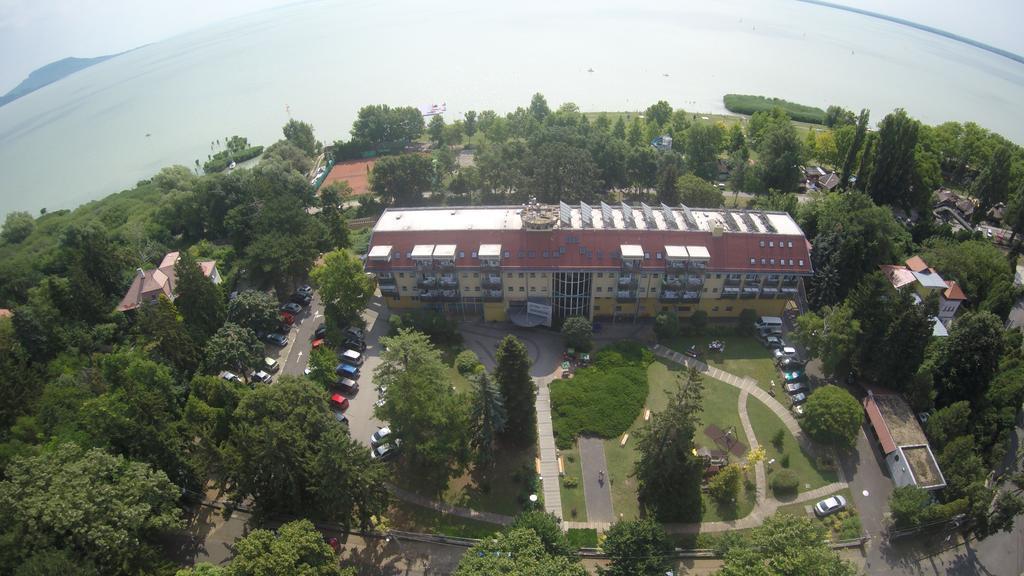Hotel Panorama บาลาตองโยรอค ภายนอก รูปภาพ