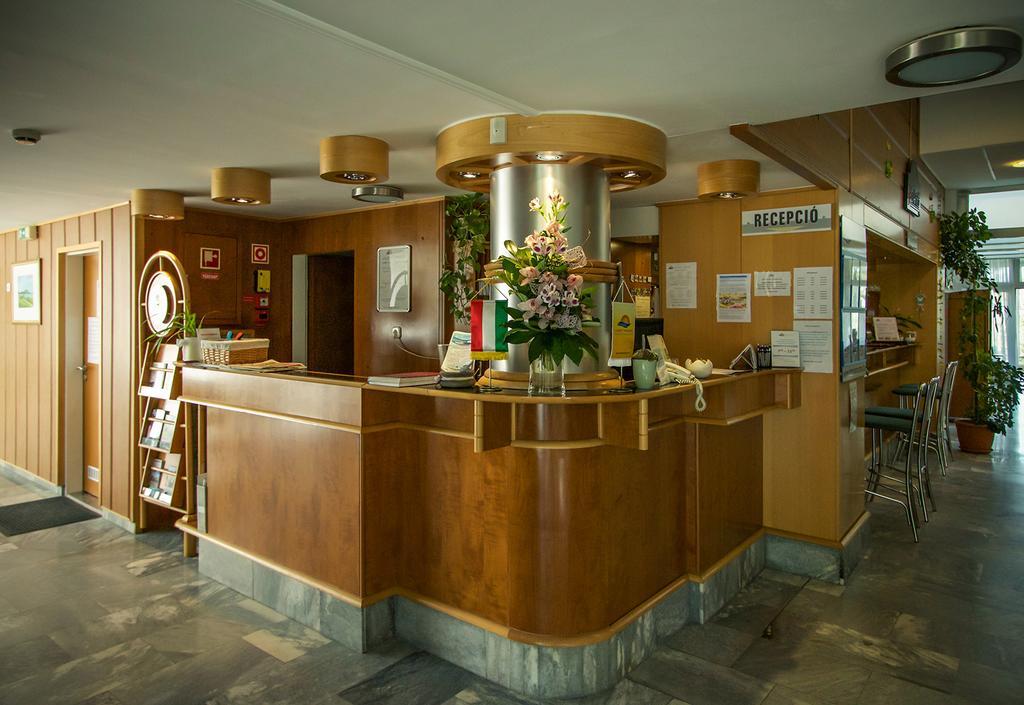 Hotel Panorama บาลาตองโยรอค ภายนอก รูปภาพ