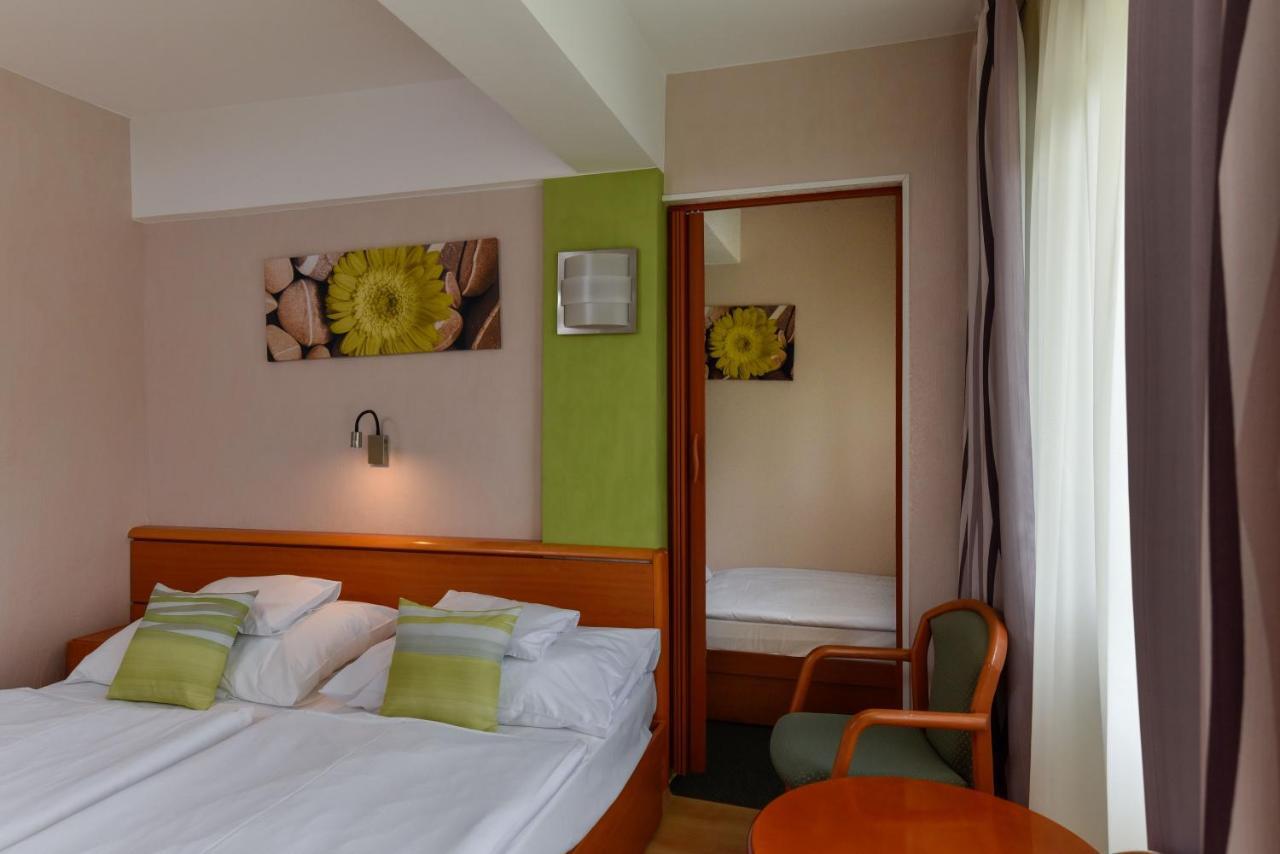Hotel Panorama บาลาตองโยรอค ภายนอก รูปภาพ