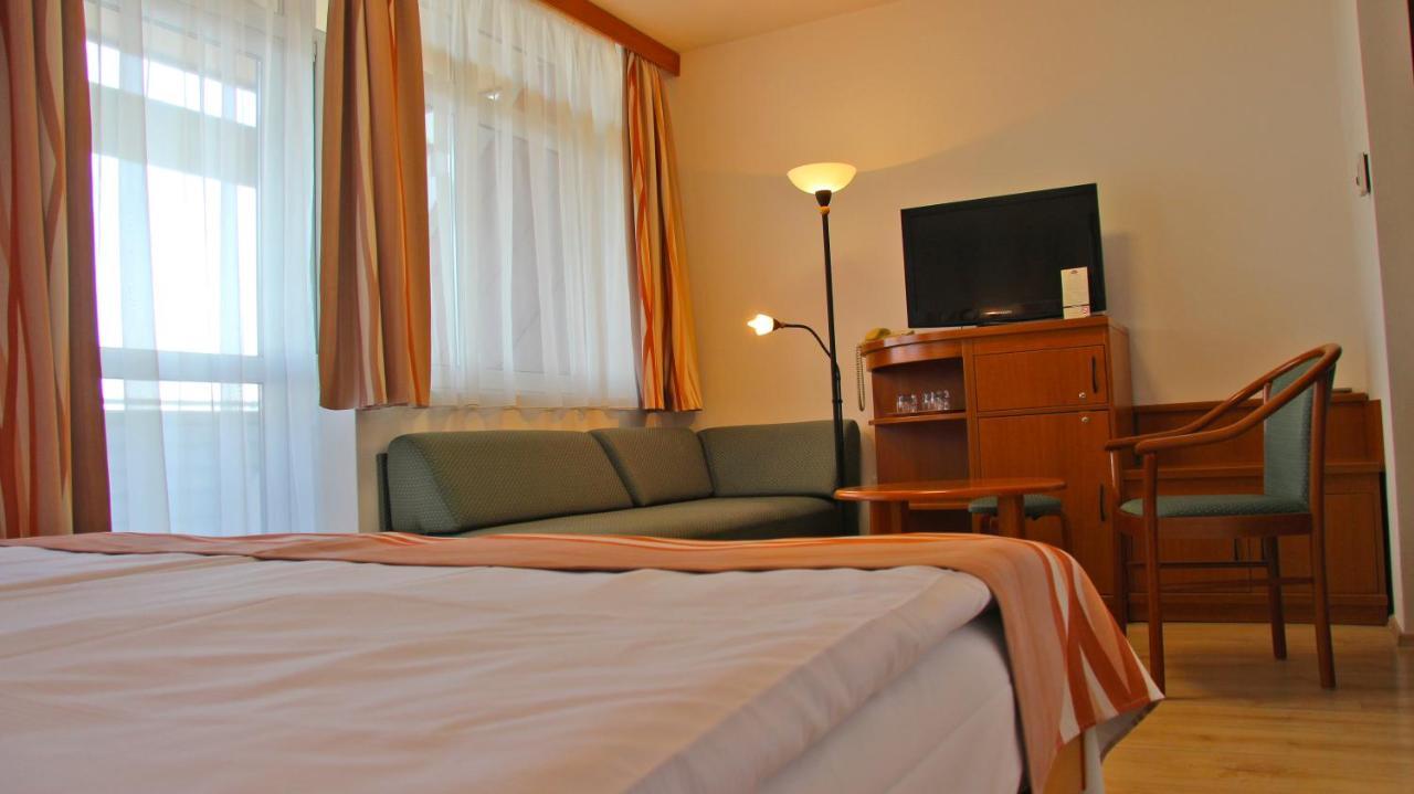 Hotel Panorama บาลาตองโยรอค ภายนอก รูปภาพ