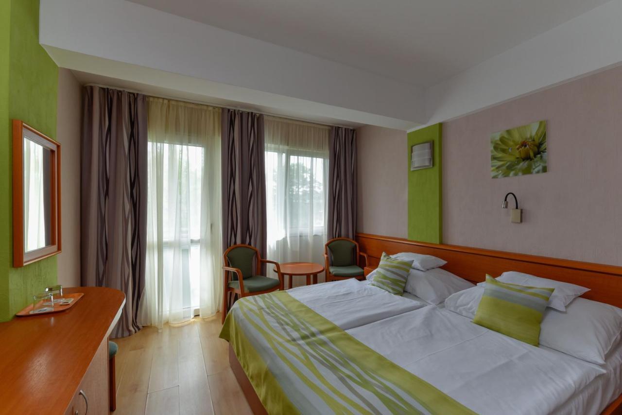 Hotel Panorama บาลาตองโยรอค ภายนอก รูปภาพ