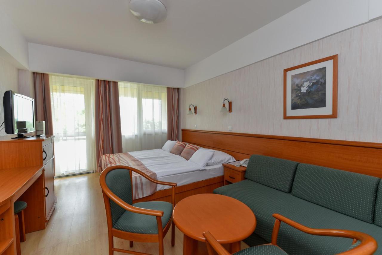 Hotel Panorama บาลาตองโยรอค ภายนอก รูปภาพ